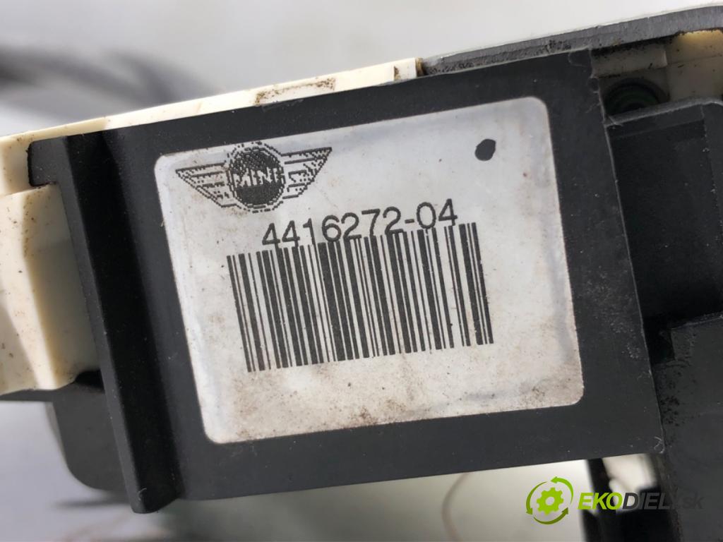 MINI R56 liftback 2007 70 kW One 1397 zámok Dvere pravy predný 4416272