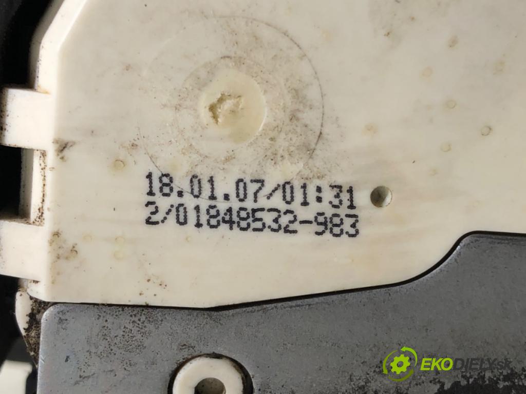 MINI R56 liftback 2007 70 kW One 1397 zámok Dvere pravy predný 4416272