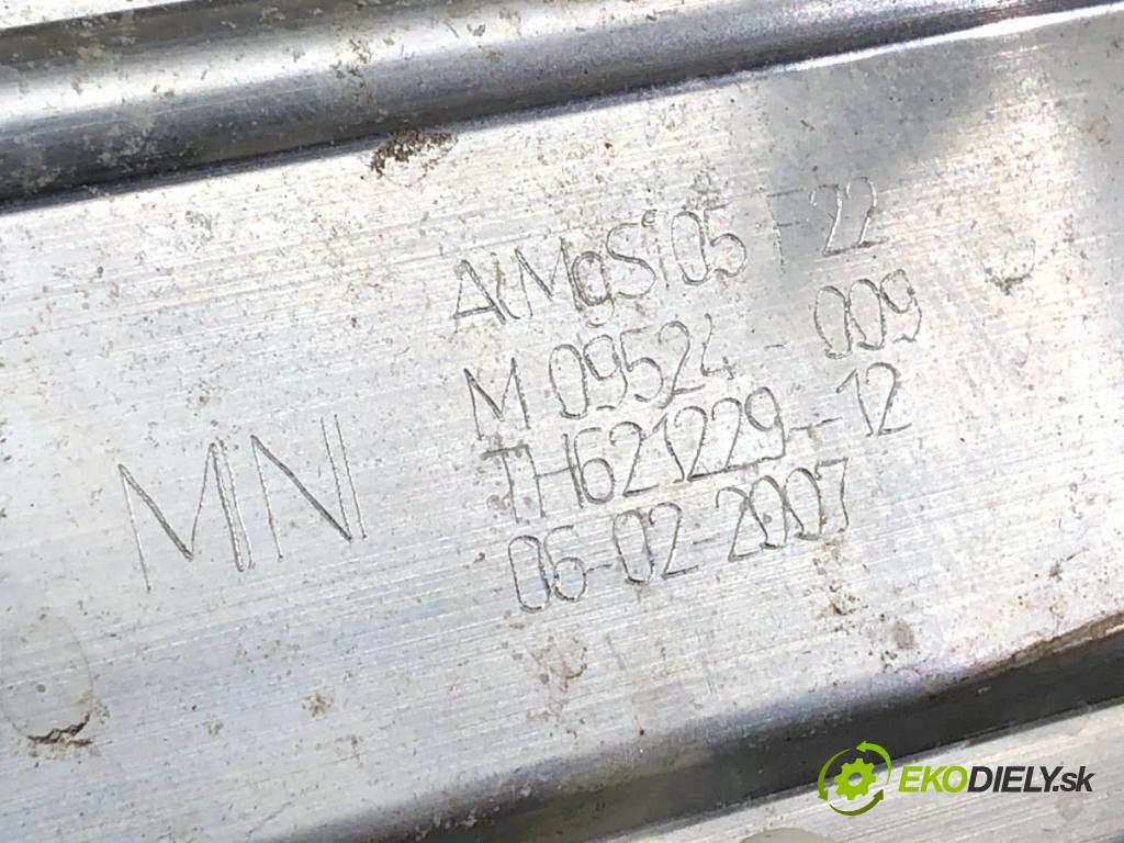 MINI R56 liftback 2007 70 kW One 1397 Mechanizmus okna pravy predný