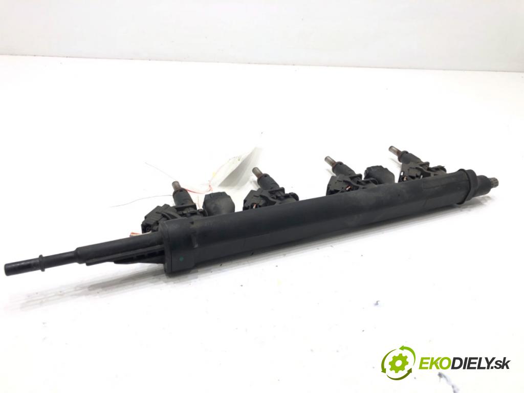 MINI R56 liftback 2007 70 kW One 1397 Lišta vstrekovacia V752817880 (Vstrekovacia lišta)