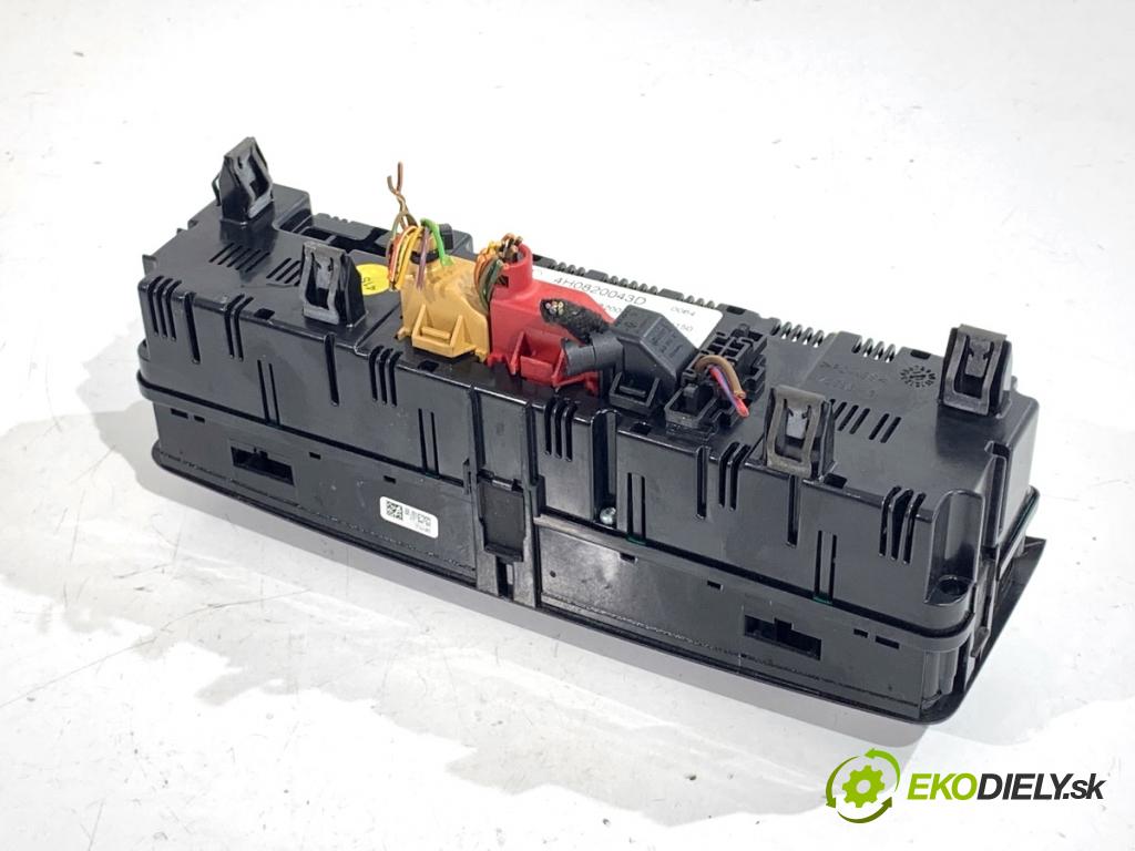 AUDI A8 D4 sedan 2011 258 kW 4.2 TDI quattro 4134 Panel ovládania kúrenia 4H0820043D (Prepínacie páčky pod volantom)