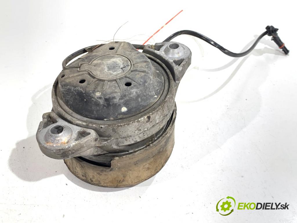 MERCEDES-BENZ X204 SUV 2010 125 kW 220 CDI (204.902) 2143 AirBag Motor A2042403617 (Držiak motora)