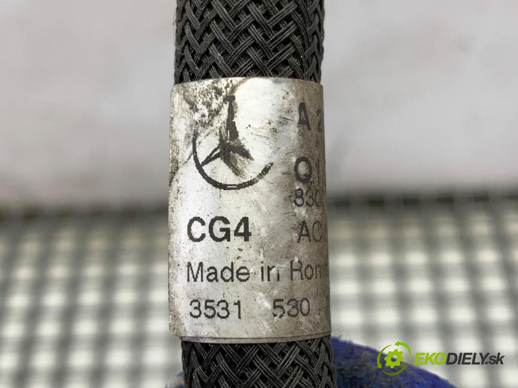 MERCEDES-BENZ X204 SUV 2010 125 kW 220 CDI (204.902) 2143 rúrka klimatizace A2048301516 (Trubka klimatizace)