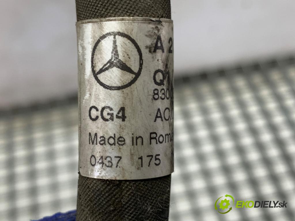 MERCEDES-BENZ X204 SUV 2010 125 kW 220 CDI (204.902) 2143 rúrka klimatizace  (Trubka klimatizace)