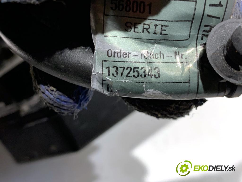 MERCEDES-BENZ X204 SUV 2010 125 kW 220 CDI (204.902) 2143 svorka A2075401850