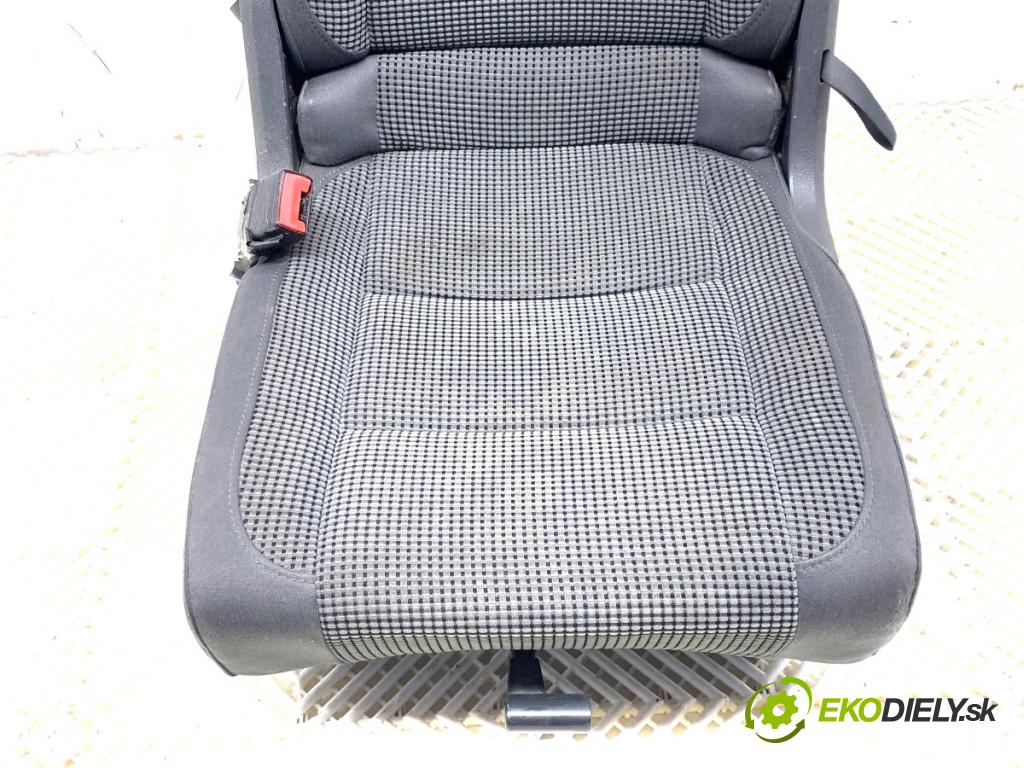 VW TOURAN nadwozie wielkoprzestrzenne (MPV) 2005 103 kW 2.0 TDI 1968 Sedadlo zad