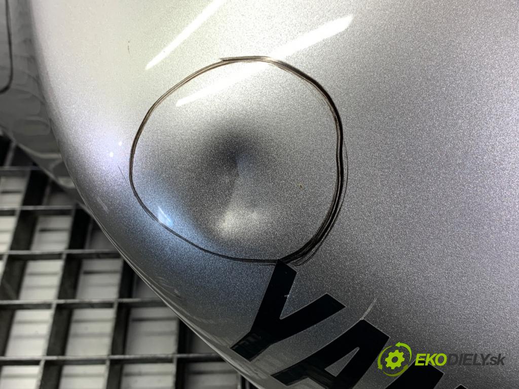 YAMAHA FZS 1000 FAZER  2002 105 kW FZS 1000 FAZER 998 Nádržka paliva NÁDRŽ: