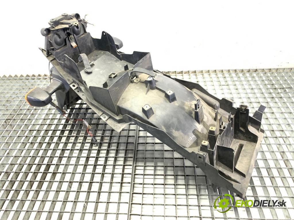 YAMAHA FZS 1000 FAZER  2002 105 kW FZS 1000 FAZER 998 Blatník podblatník zad BLATNÍK: Uchytenie SPŽ 5LV-21611
