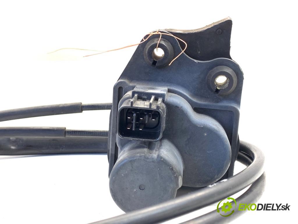YAMAHA FZS 1000 FAZER  2002 105 kW FZS 1000 FAZER 998 motorek VENTIL: VYČERPAT: