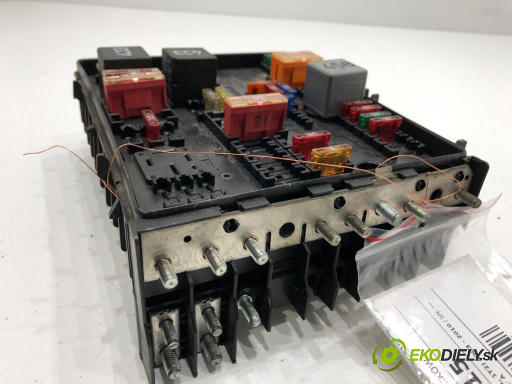 VW TOURAN nadwozie wielkoprzestrzenne (MPV) 2003 74 kW 1.9 TDI 1896 skříňka poistková 1K0937804B (Pojistková skříňka)