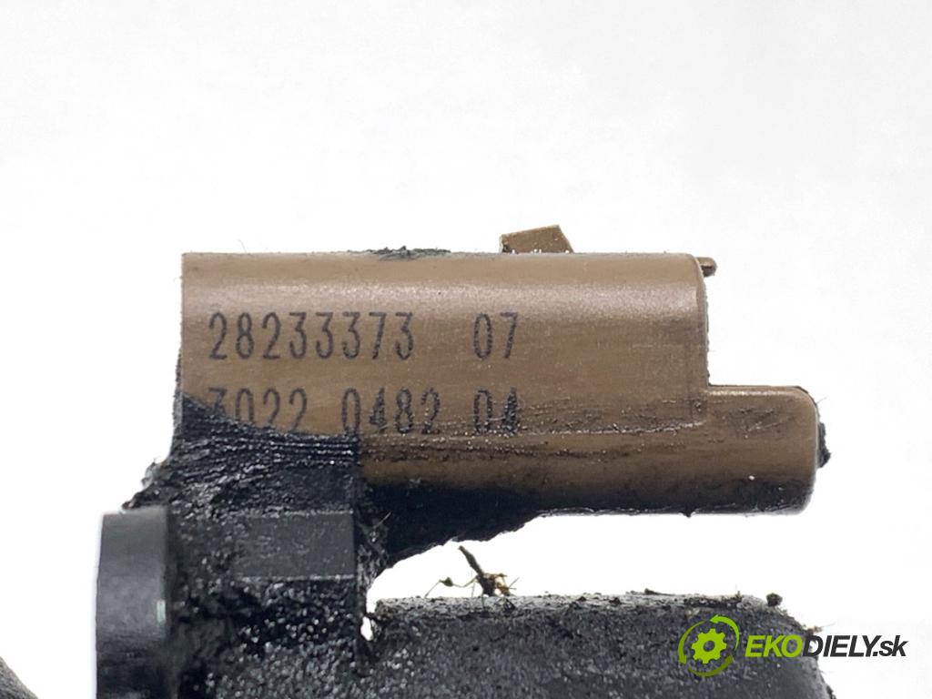 PEUGEOT 508 I sedan 2013 120 kW 2.0 HDi 1997 Regulátor tlaku paliva 28233373 (Palivový systém ostatné)