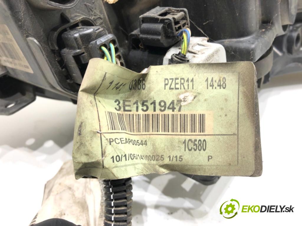 PEUGEOT 508 I sedan 2013 120 kW 2.0 HDi 1997 Svetlomet ľavy predný