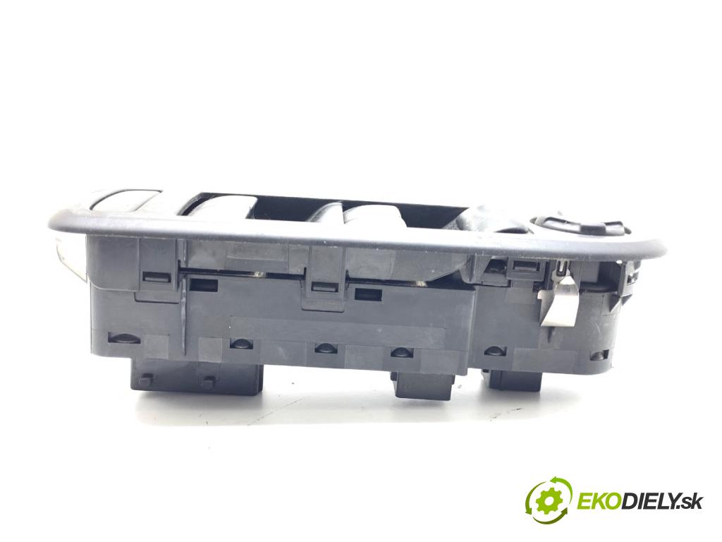 PEUGEOT 508 I sedan 2013 120 kW 2.0 HDi 1997 Prepínač okien 98026370ZD (Prepínacie páčky pod volantom)