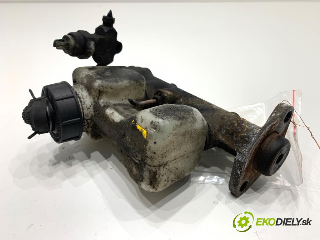 AIXAM A741 liftback 2006 4 kW 0.4 D 400 Posilovač bŕzd