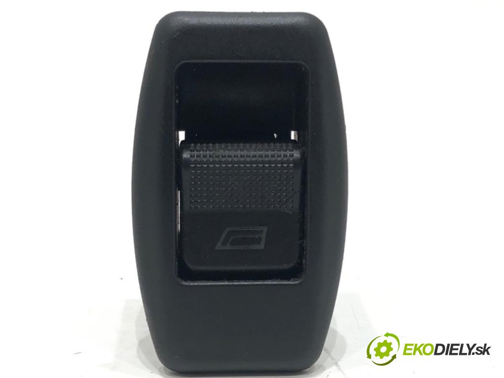 AIXAM A741 liftback 2006 4 kW 0.4 D 400 Prepínač okien  (Prepínacie páčky pod volantom)