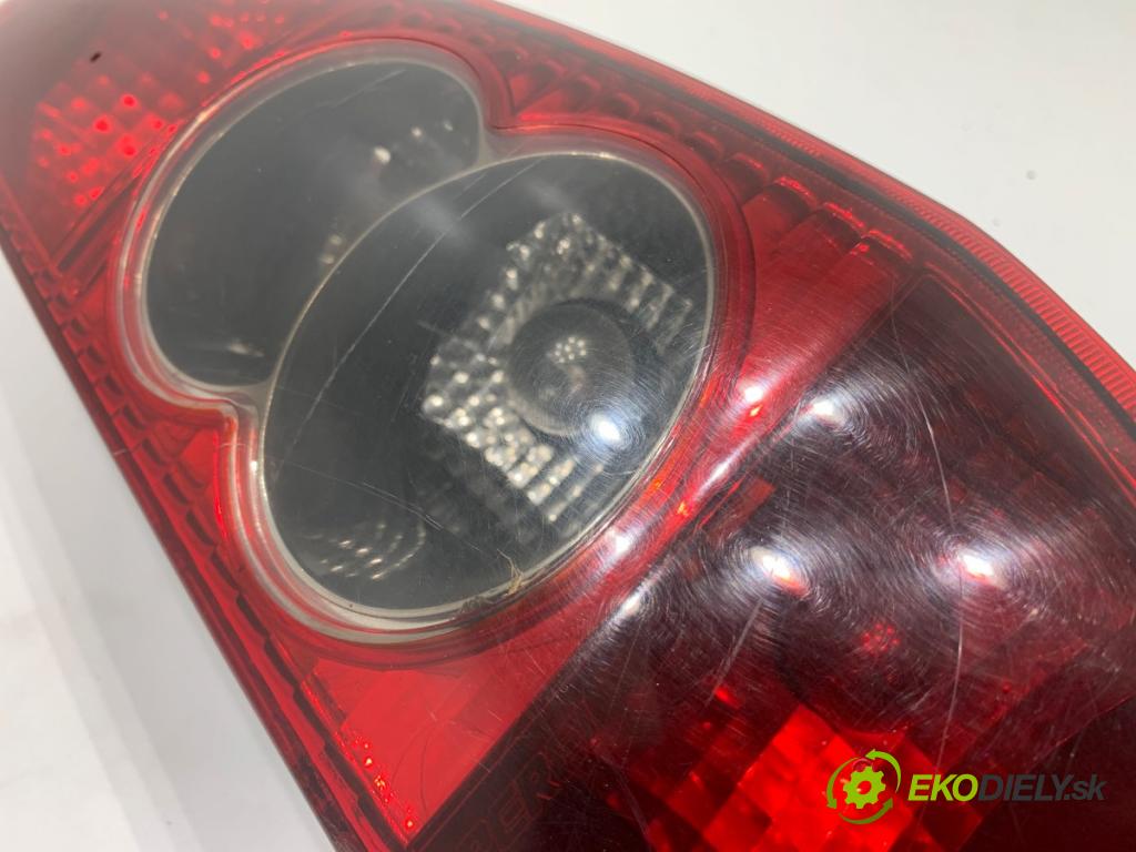 AIXAM A741 liftback 2006 4 kW 0.4 D 400 Svetlo pravy zad
