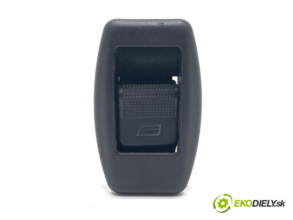 AIXAM A741 liftback 2006 4 kW 0.4 D 400 Prepínač okien  (Prepínacie páčky pod volantom)