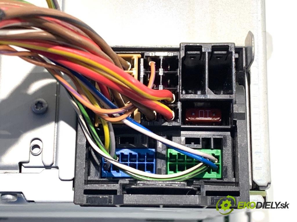 VW GOLF VI Kombi 2012 77 kW 1.6 TDI 1598 RADIO 1K0035186AN (Audio zariadenie)