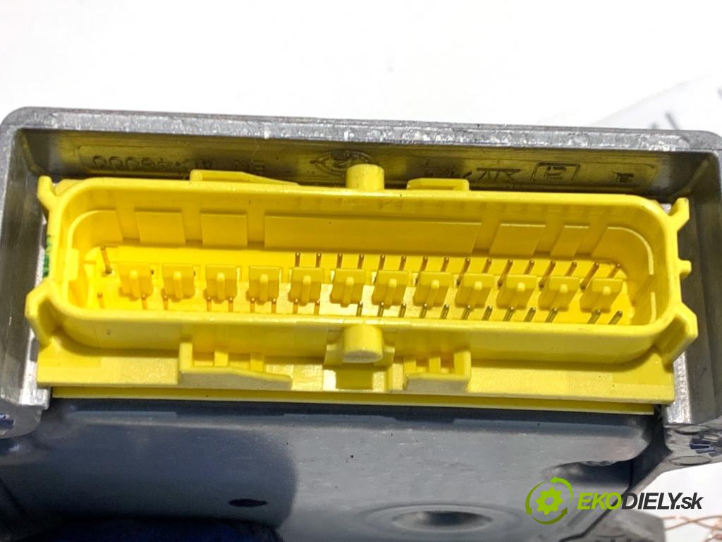 VW GOLF VI Kombi 2012 77 kW 1.6 TDI 1598 senzor airbag 5C0959655C (Snímač)