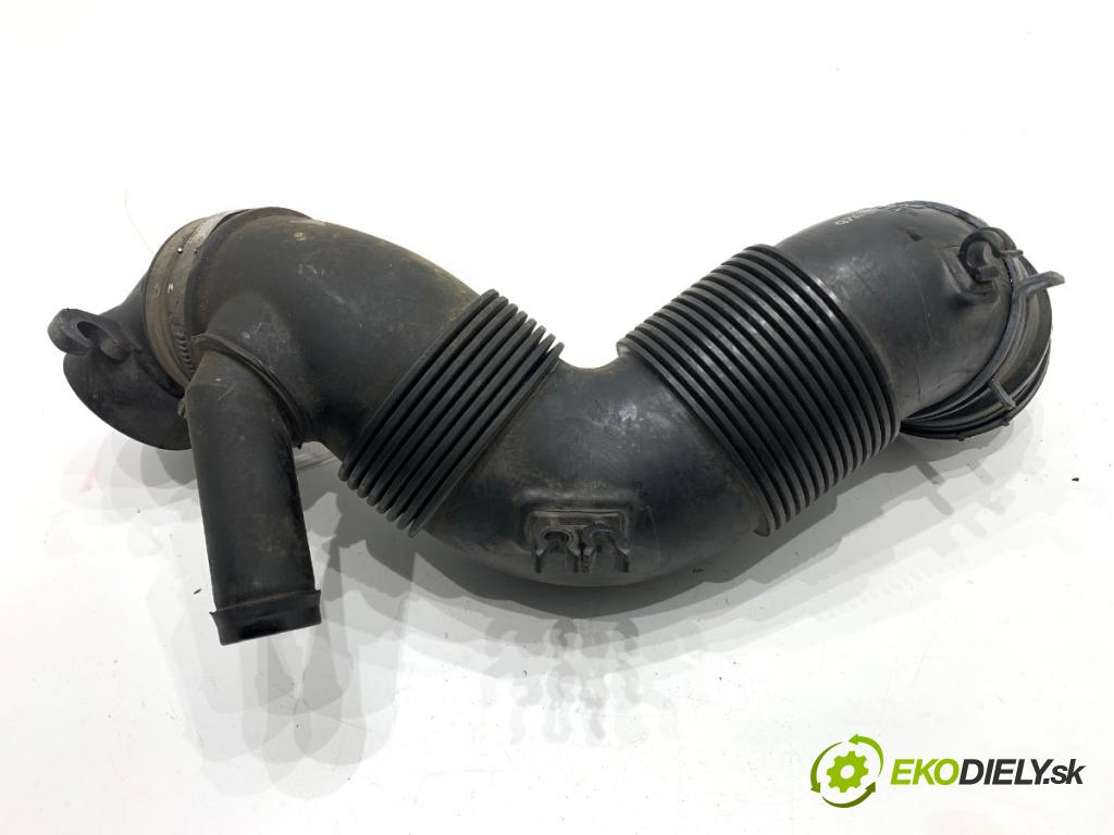 VW GOLF VI Kombi 2012 77 kW 1.6 TDI 1598 rúrka turba  (Hadice turbodmychadla)