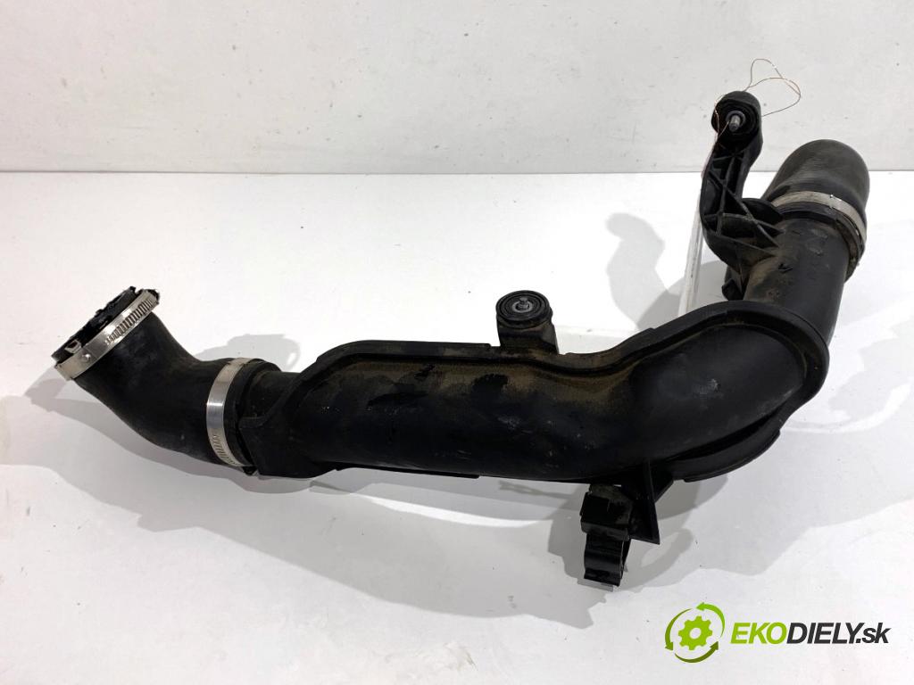 VW GOLF VI Kombi 2012 77 kW 1.6 TDI 1598 Rúra vzduchu 1K0145770AE