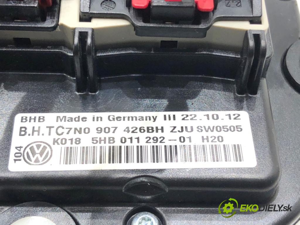 VW GOLF VI Kombi 2012 77 kW 1.6 TDI 1598 Panel ovládania kúrenia 7N0907426BH (Prepínacie páčky pod volantom)