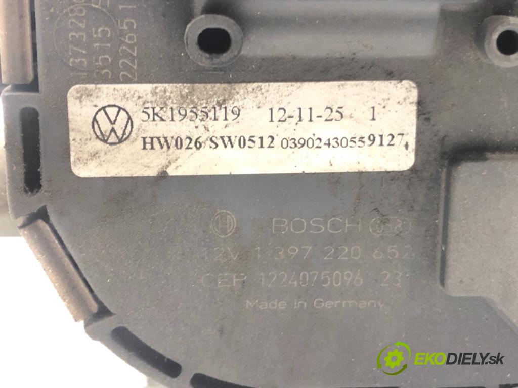 VW GOLF VI Kombi 2012 77 kW 1.6 TDI 1598 Mechanizmus stieračov predný 5K1955023 (Motorček stieračov predný)