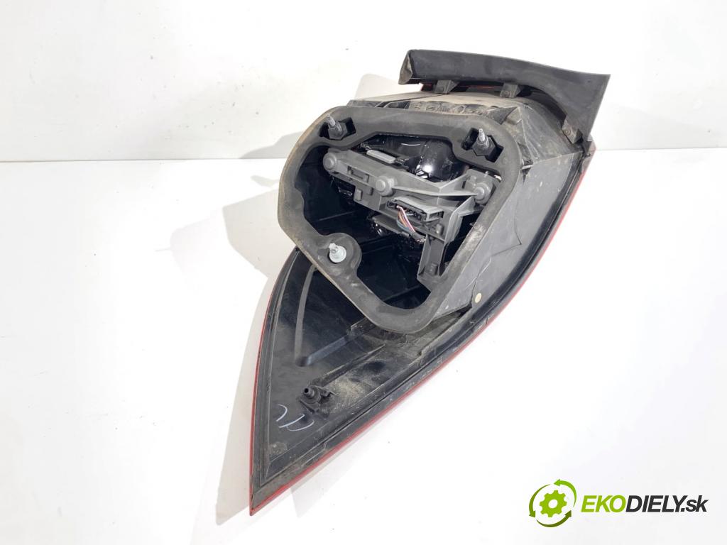 VW GOLF VI Kombi 2012 77 kW 1.6 TDI 1598 Svetlo pravy zad 1K9945096G