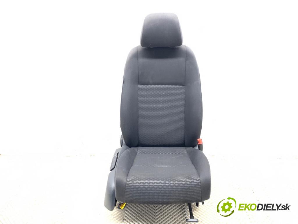 VW GOLF VI Kombi 2012 77 kW 1.6 TDI 1598 Sedadlo pravy predný 