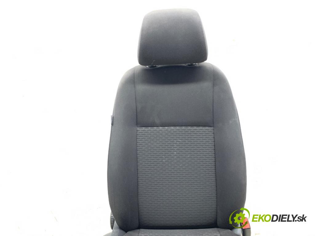 VW GOLF VI Kombi 2012 77 kW 1.6 TDI 1598 Sedadlo pravy predný