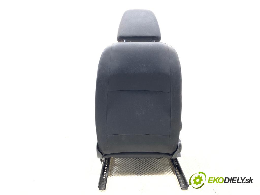 VW GOLF VI Kombi 2012 77 kW 1.6 TDI 1598 Sedadlo pravy predný