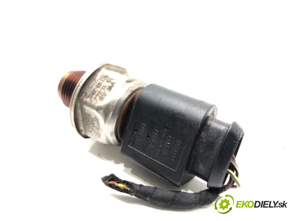 VW GOLF VI Kombi 2012 77 kW 1.6 TDI 1598 Snímač tlaku paliva 03L906054A (Snímač)