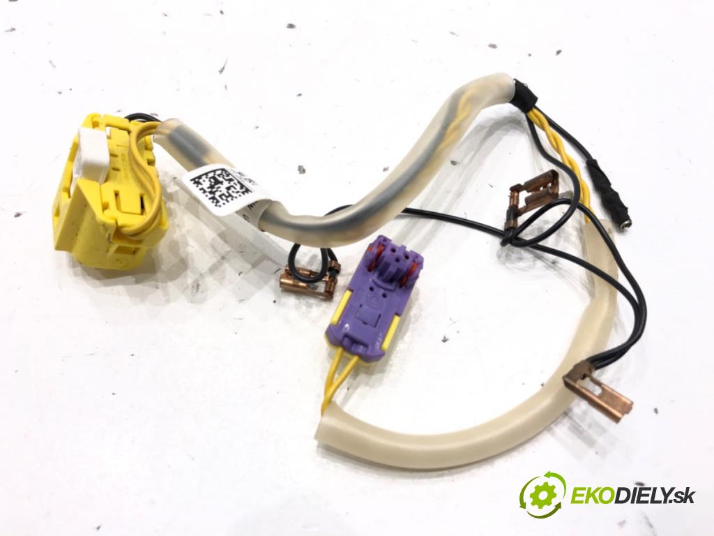 VW GOLF VI Kombi 2012 77 kW 1.6 TDI 1598 Káblovačka silentbloku airbag 5K0971584B