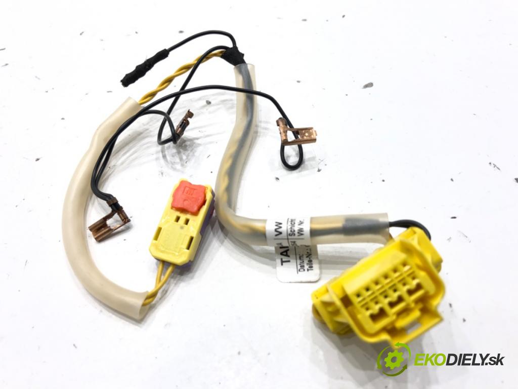 VW GOLF VI Kombi 2012 77 kW 1.6 TDI 1598 Káblovačka silentbloku airbag 5K0971584B