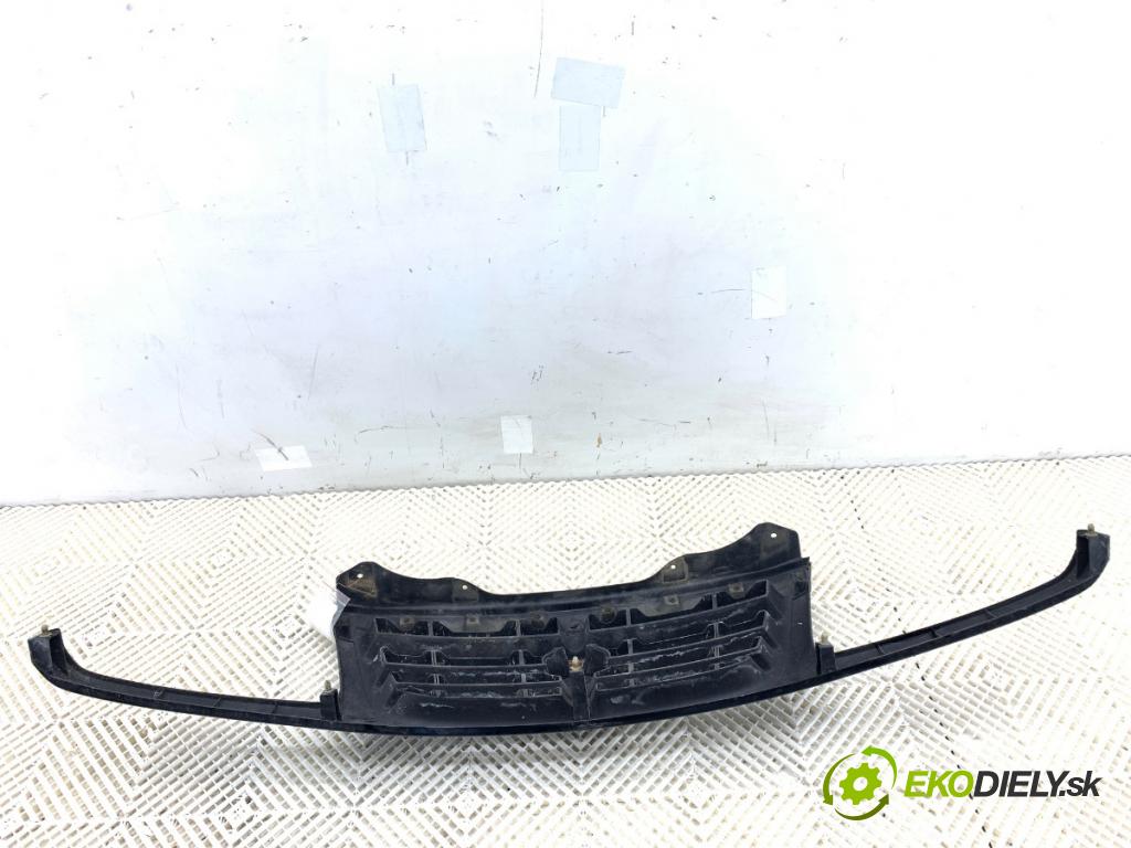 SUZUKI GRAND VITARA I samochód terenowy zamknięty 2001 68 kW 2.0 TD 4x4 (SQ 420D) 1998 mřížka maska  (Přední mřížka (maska chladiče))