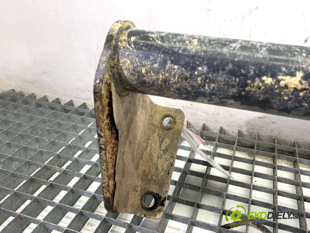 SUZUKI GRAND VITARA I samochód terenowy zamknięty 2001 68 kW 2.0 TD 4x4 (SQ 420D) 1998 Hák tažné zařízení  (Tažné zařízení)