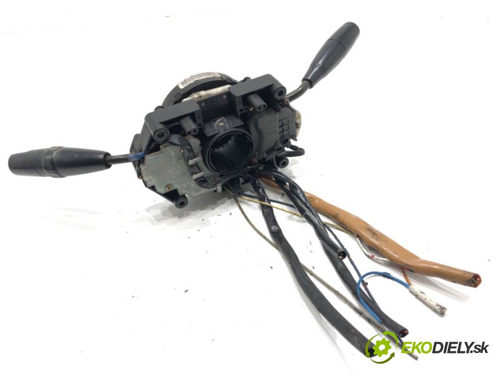 SUZUKI GRAND VITARA I samochód terenowy zamknięty 2001 68 kW 2.0 TD 4x4 (SQ 420D) 1998 Prepínač kombinovaný  (Prepínacie páčky pod volantom)