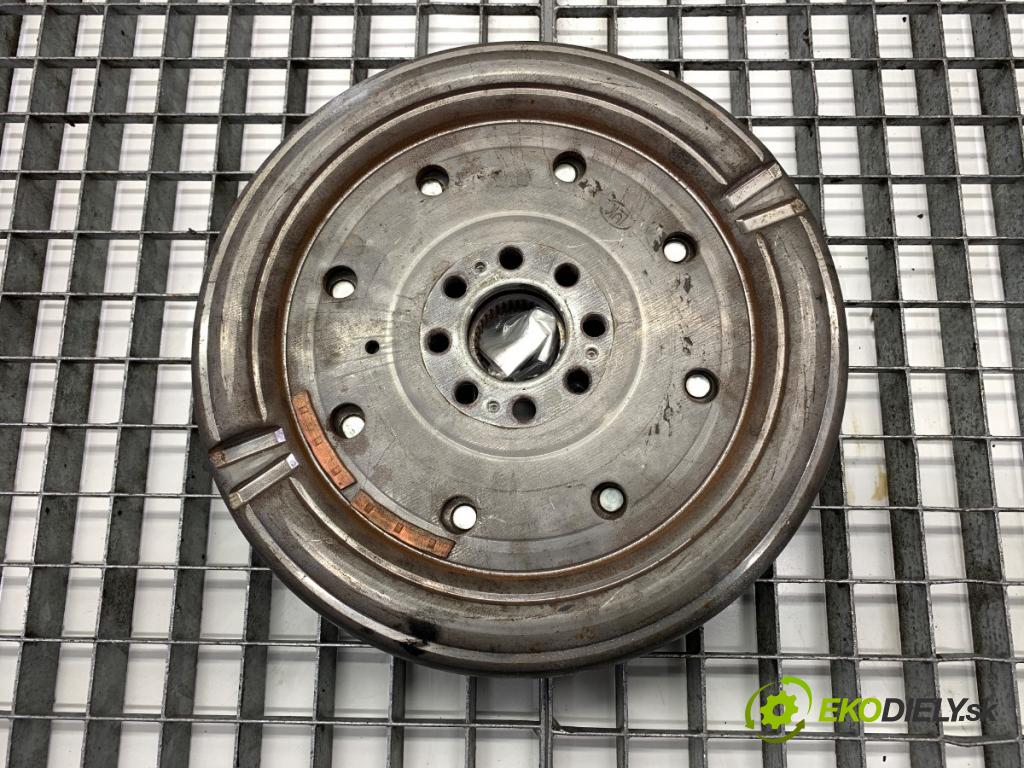 VW PASSAT B8 Kombi 2016 140 kW 2.0 TDI 1968 koleso dvojhmota 415089109
