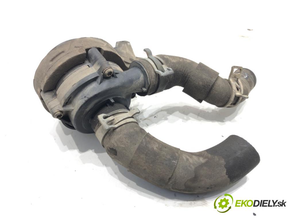 VW PASSAT B8 Kombi 2016 140 kW 2.0 TDI 1968 DALŠÍ: pumpa vody 5Q0965567J (Vodní pumpa)