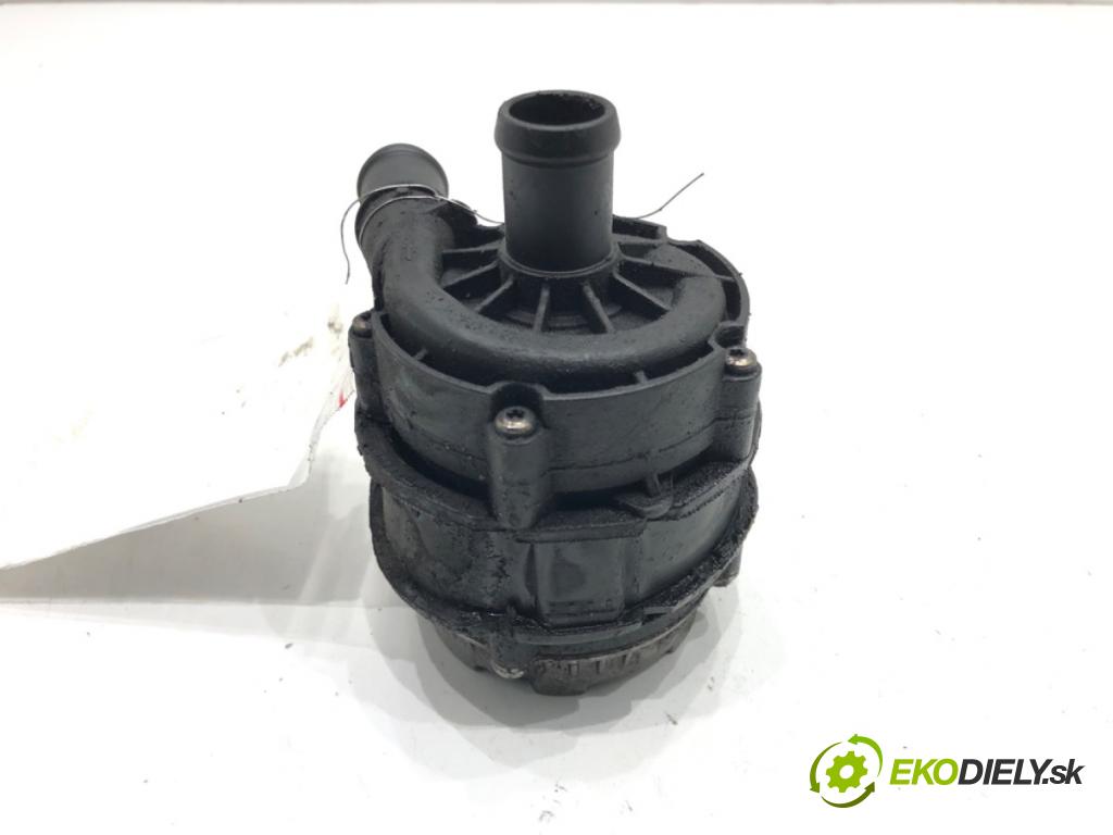 VW PASSAT B8 Kombi 2016 140 kW 2.0 TDI 1968 DALŠÍ: pumpa vody 04L965567A (Vodní pumpa)
