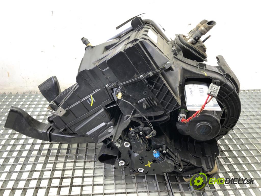 FORD TOURNEO nadwozie wielkoprzestrzenne (MPV) 2017 88 kW 1.5 TDCi 1499 topné těleso radiátor topení komplet KOMBAJN DV61-19B555-NK (Radiátor topení)