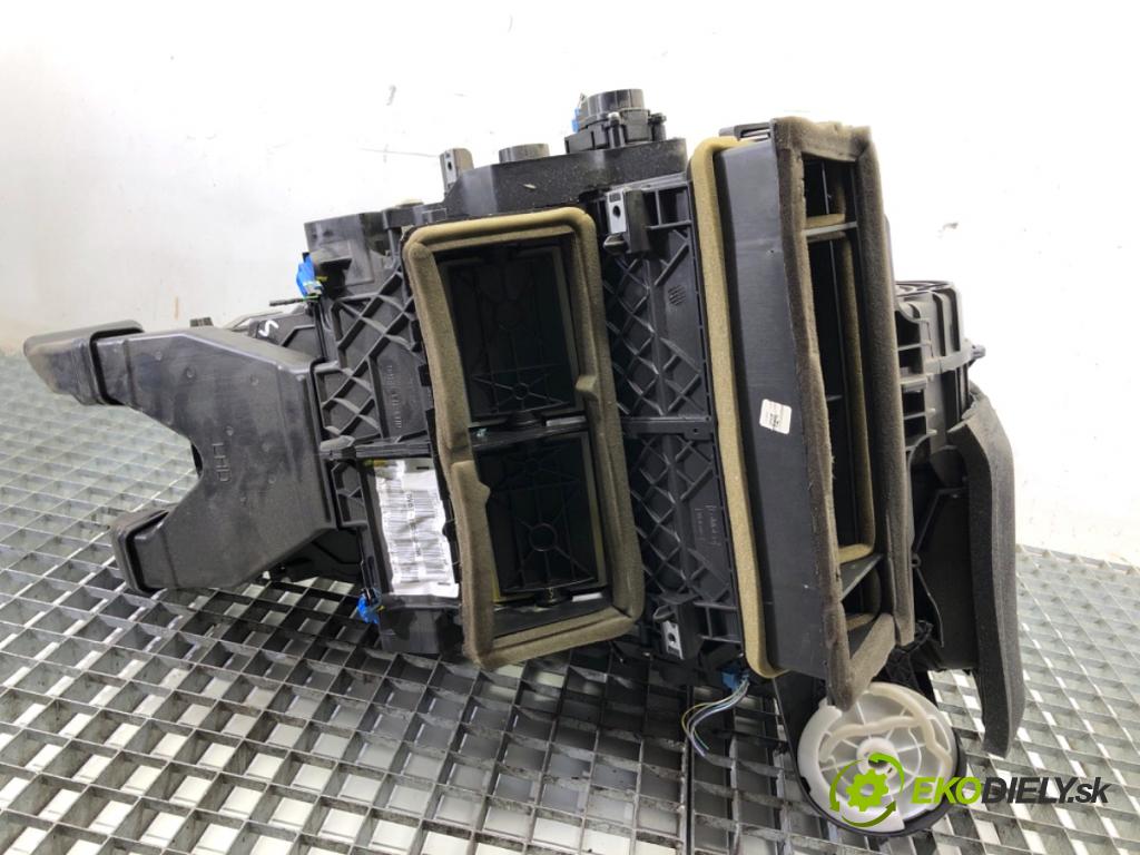 FORD TOURNEO nadwozie wielkoprzestrzenne (MPV) 2017 88 kW 1.5 TDCi 1499 topné těleso radiátor topení komplet KOMBAJN DV61-19B555-NK (Radiátor topení)