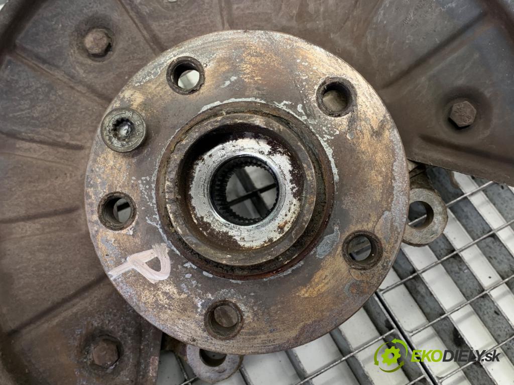 VW TOUAREG SUV 2004 128 kW 2.5 R5 TDI 2461 náboj pravý přední část