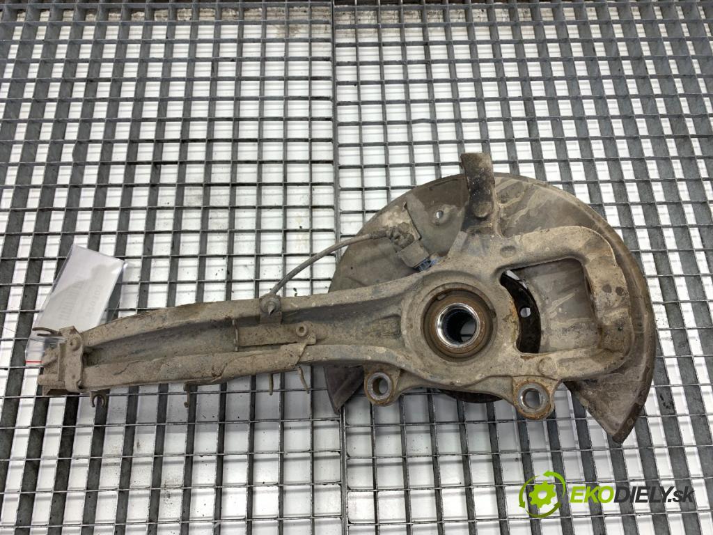 VW TOUAREG SUV 2004 128 kW 2.5 R5 TDI 2461 náboj pravý přední část