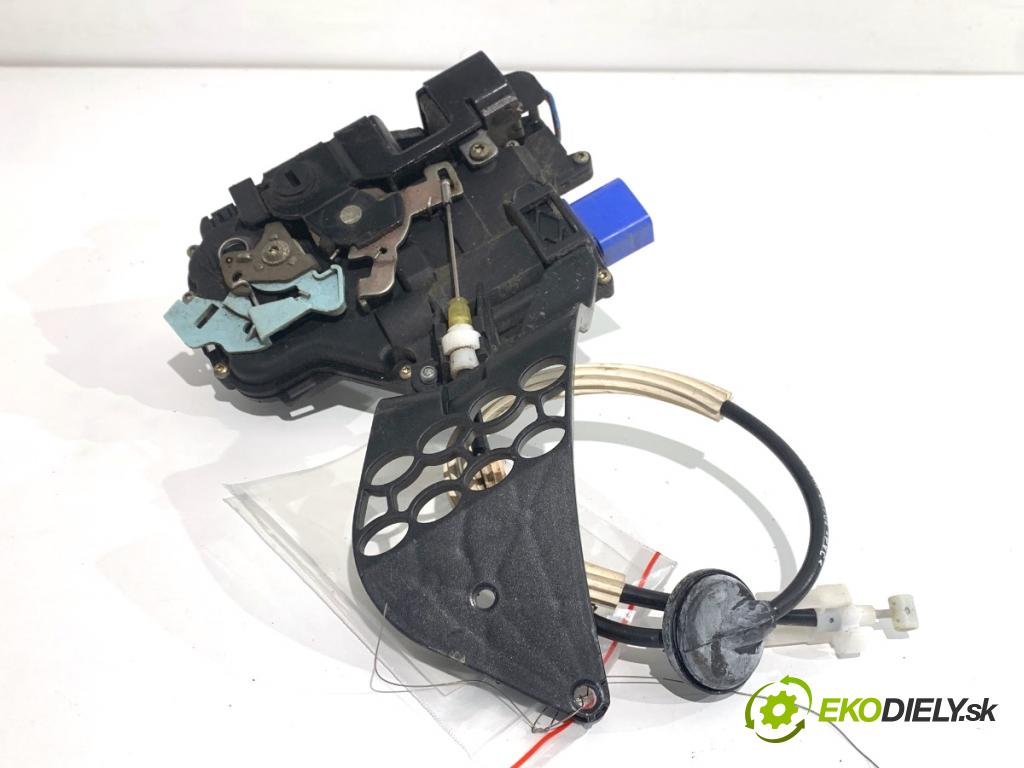 VW TOUAREG SUV 2004 128 kW 2.5 R5 TDI 2461 zámok Dvere pravy zad 7L0839016