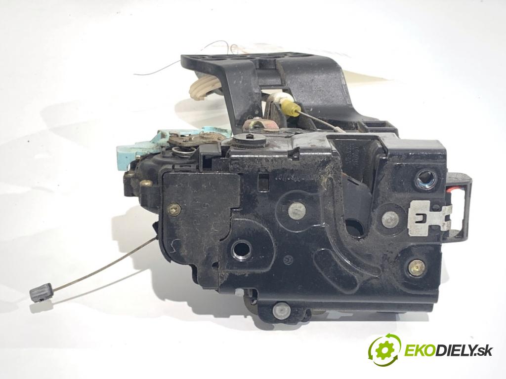VW TOUAREG SUV 2004 128 kW 2.5 R5 TDI 2461 zámok Dvere ľavy zad 7L0839015