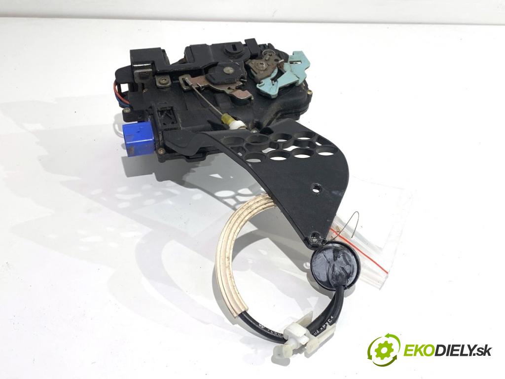 VW TOUAREG SUV 2004 128 kW 2.5 R5 TDI 2461 zámok Dvere ľavy zad 7L0839015