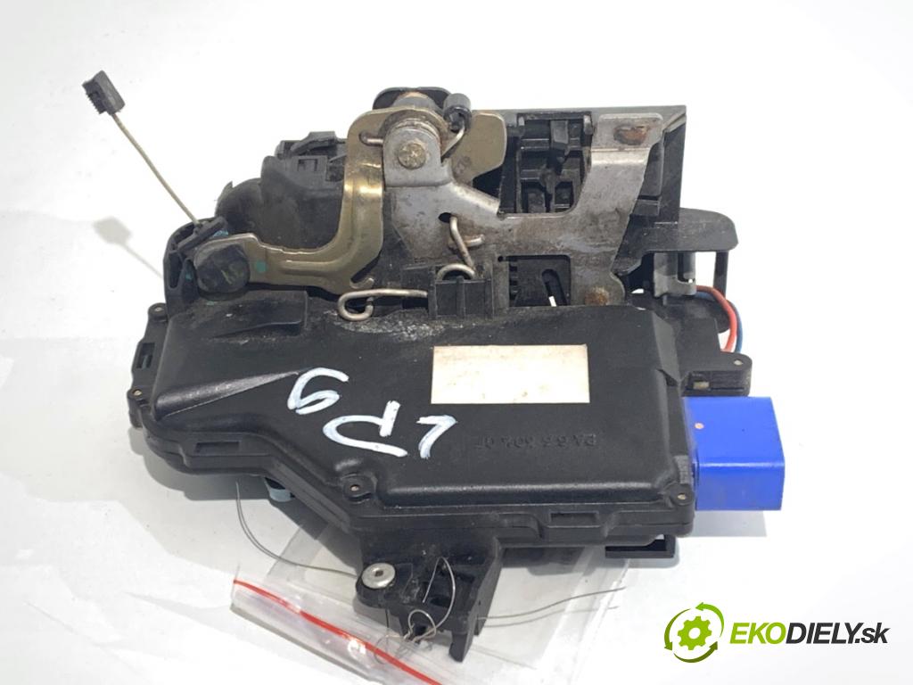 VW TOUAREG SUV 2004 128 kW 2.5 R5 TDI 2461 zámok Dvere ľavy predný