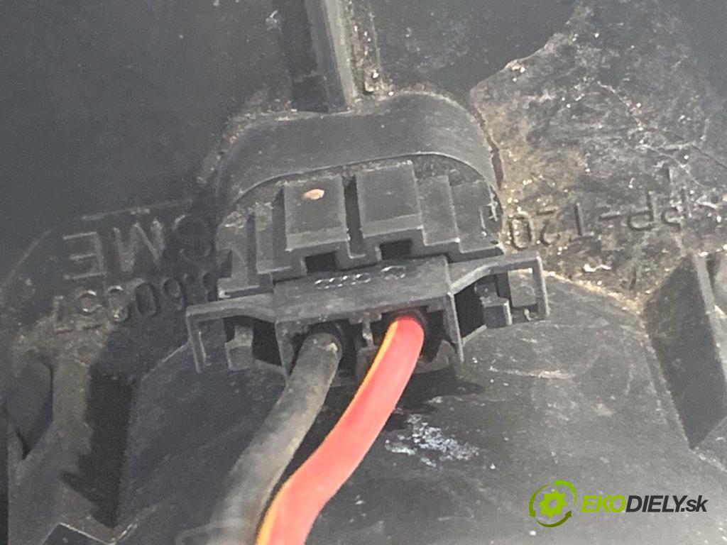 VW TOUAREG SUV 2004 128 kW 2.5 R5 TDI 2461 topení 4L1820021