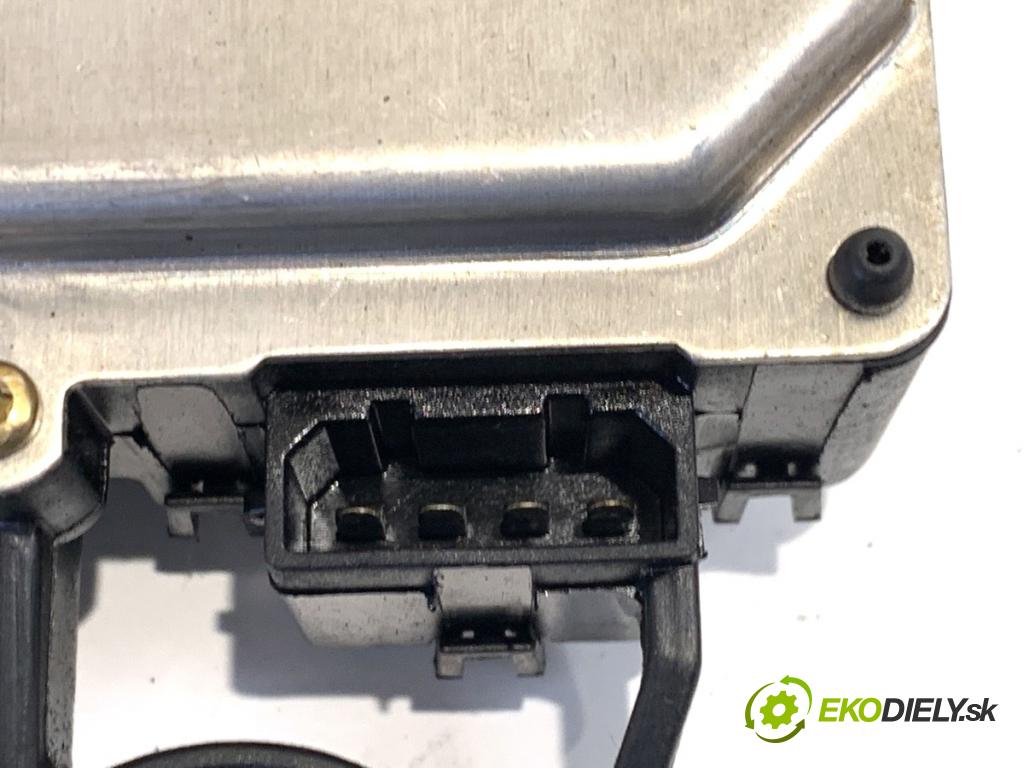 VW TOUAREG SUV 2004 128 kW 2.5 R5 TDI 2461 motor stěračů zadní část 7L0955712B